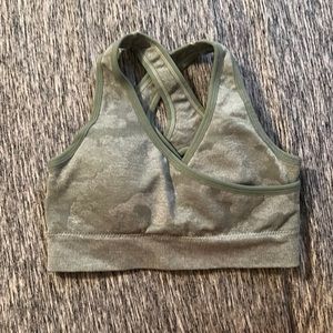 amazon’s dupe of gymshark camo